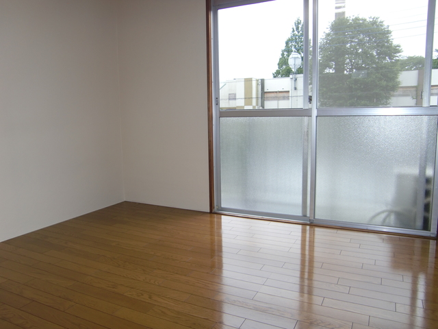 居室・リビング　同建物別号室