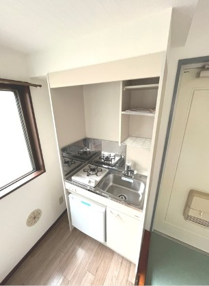 キッチン　※別部屋参考画像です。