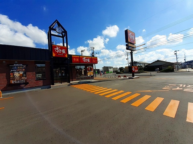 飲食店　すき家１０５号由利本荘店（飲食店）まで402m
