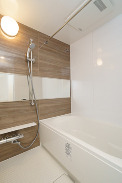 バス・シャワールーム　※写真は同タイプ住戸です。