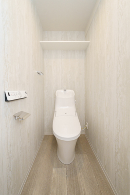 トイレ　※写真は同タイプ住戸です。