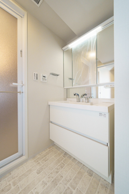 洗面設備　※写真は同タイプ住戸です。