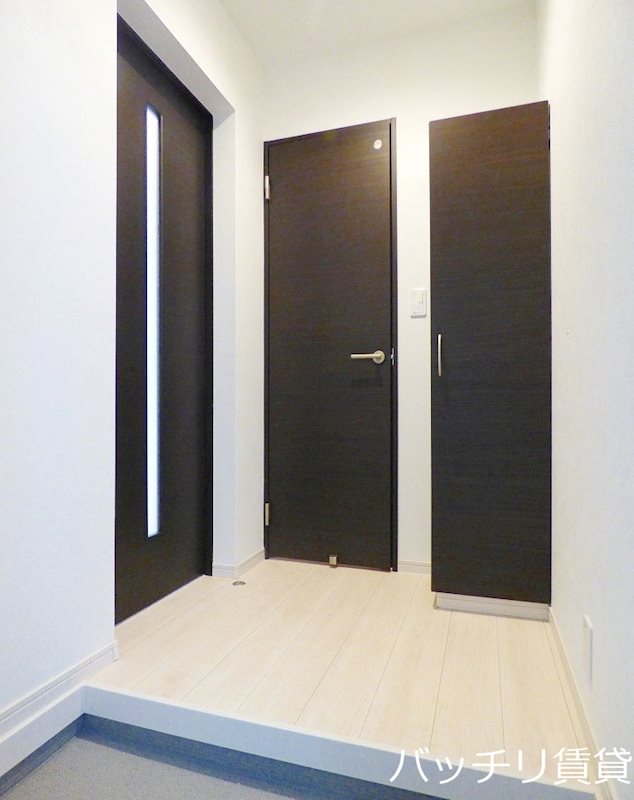 玄関　画像は同シリーズ参考画像の為、現況を優先いたします。