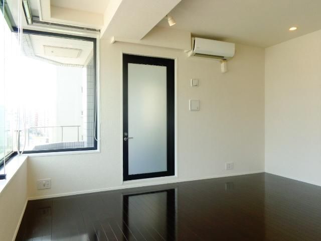 居室・リビング　16.4帖のフローリング