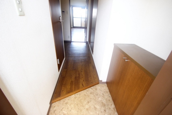 玄関　※別部屋の写真です