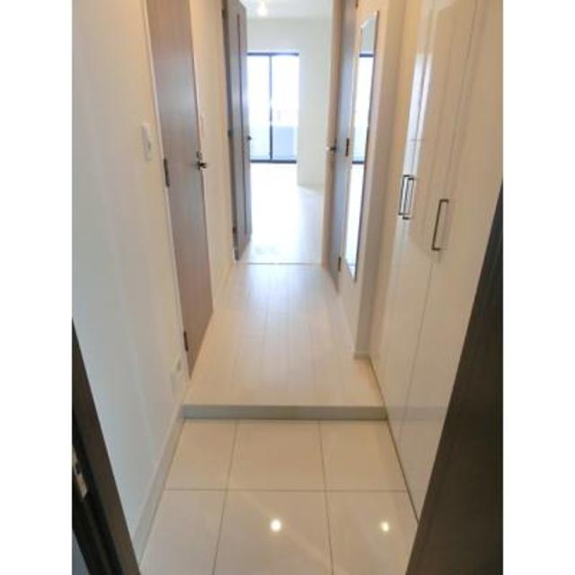 玄関　※写真は同タイプ住戸です。
