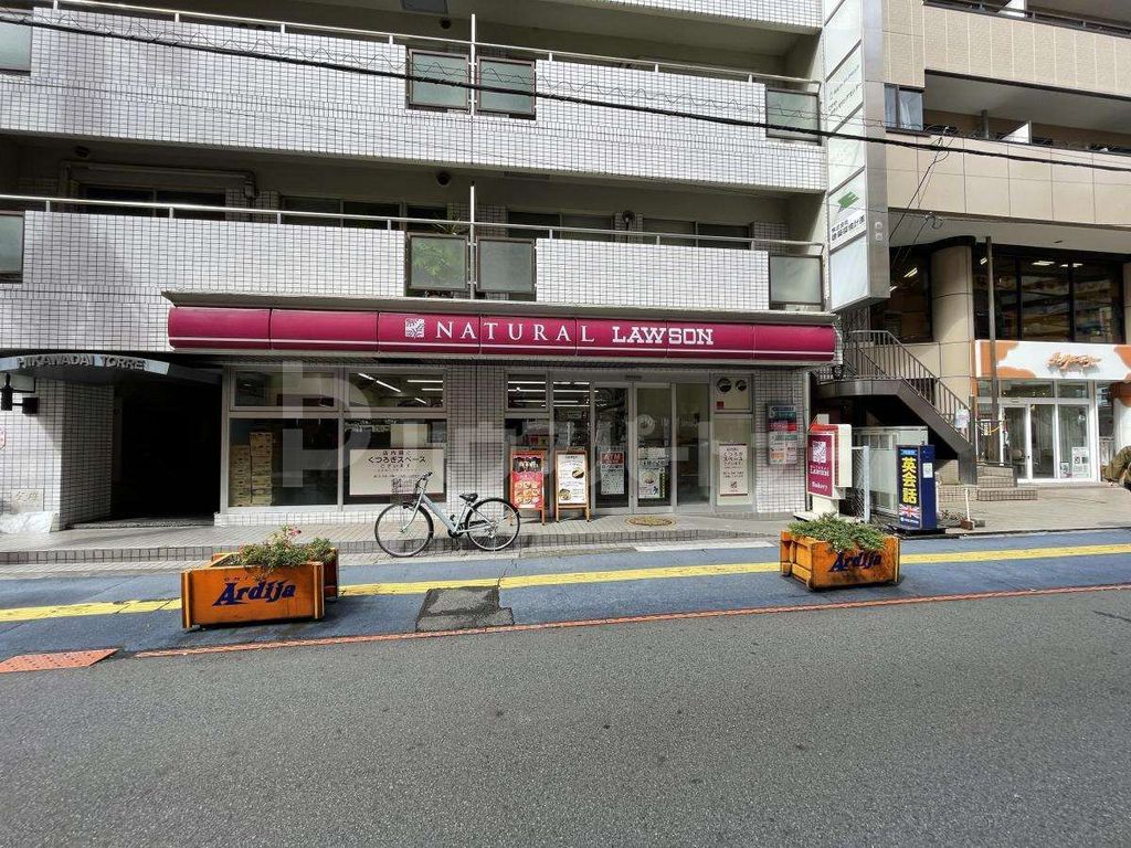 コンビニ　ナチュラルローソンさいたま一の宮通り店（コンビニ）まで150m