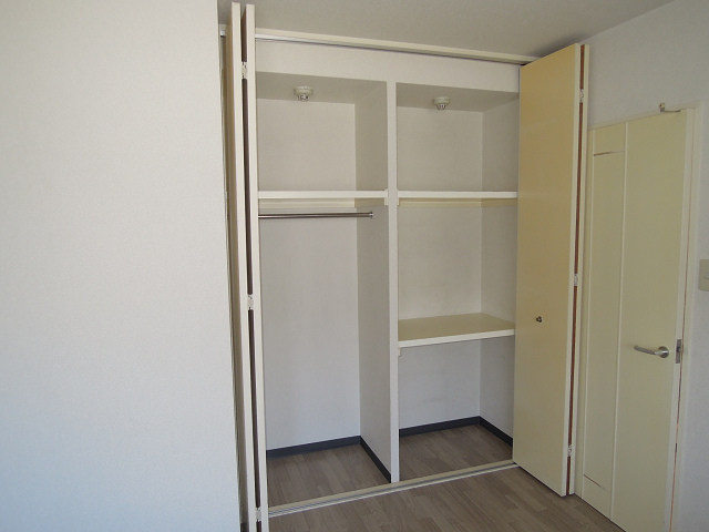 収納　洋室クローゼット