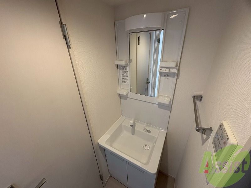 洗面設備　独立洗面台になります。毎日の身支度が楽しみですね。