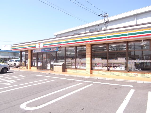 コンビニ　セブンイレブン（コンビニ）まで800m