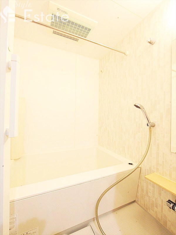 バス・シャワールーム　バスルーム