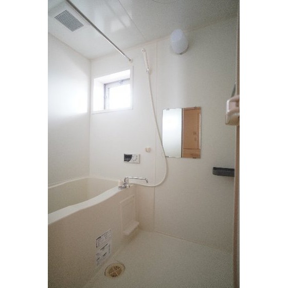 バス・シャワールーム　※同仕様、別の部屋の写真です