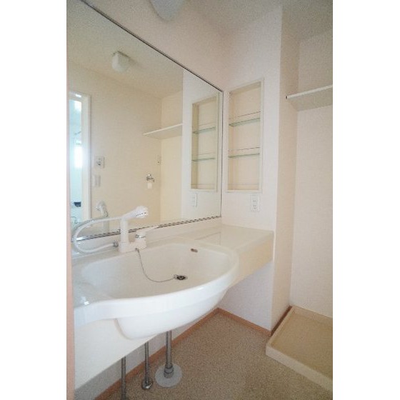 洗面設備　※同仕様、別の部屋の写真です