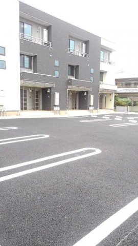 駐車場　駐車場に車を止められます