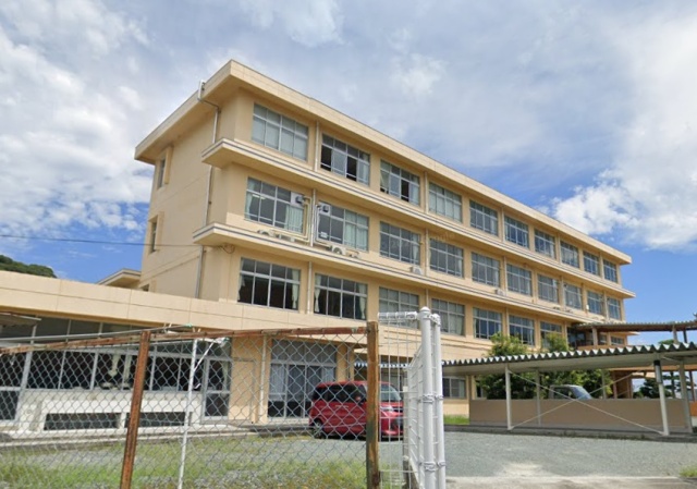 小学校　浜松市立気賀小学校（小学校）まで3100m