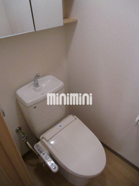 トイレ　棚のあるトイレ