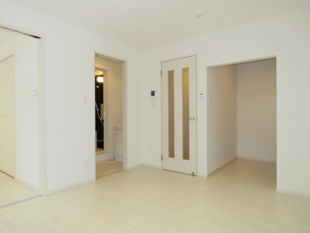 居室・リビング　人気のエアコン付き♪♪さらにネット無料、システムキッチン付♪