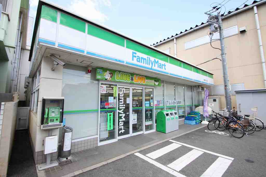 コンビニ　ファミリーマート広島皆実町店（コンビニ）まで444m