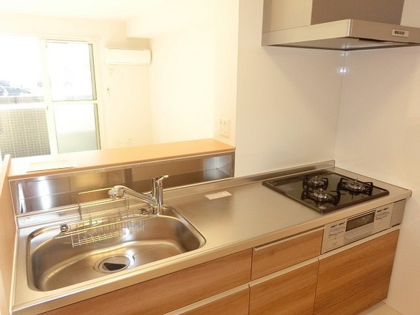 キッチン　３口コンロ付きシステムキッチン！