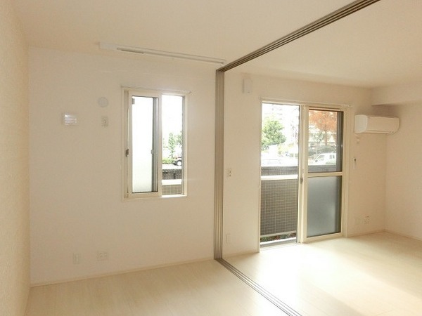 その他部屋・スペース　明るい洋室！