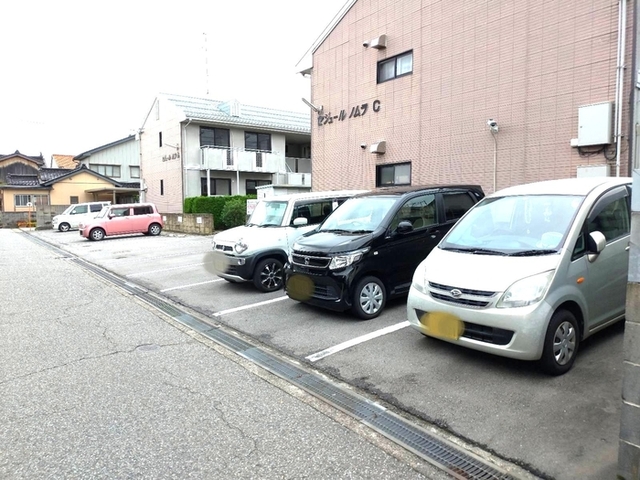 駐車場　駐車場