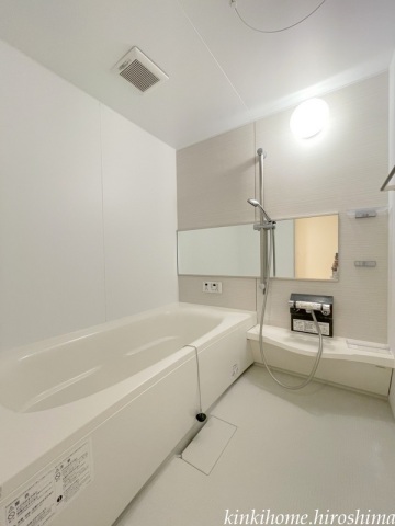 バス・シャワールーム　写真は1階のお部屋です。現況を優先ください