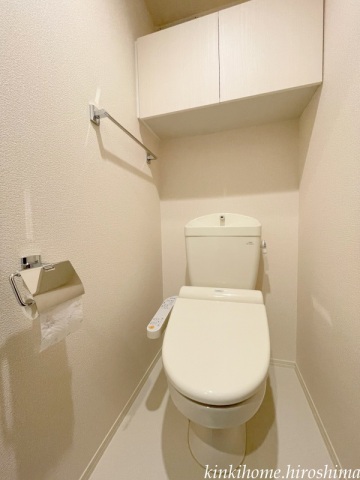 トイレ　写真は1階のお部屋です。現況を優先ください