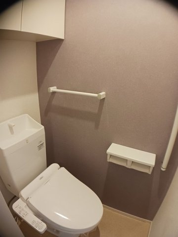 トイレ　落ち着いたトイレです