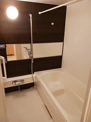 バス・シャワールーム　ゆったり過ごせるお風呂です