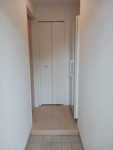 玄関　落ち着いた玄関です