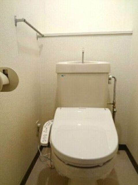 トイレ　※別室の参考写真の為、現況優先です。