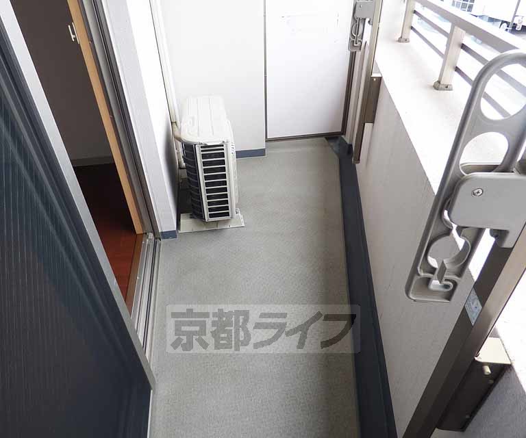 バルコニー　広々としたバルコニーです。