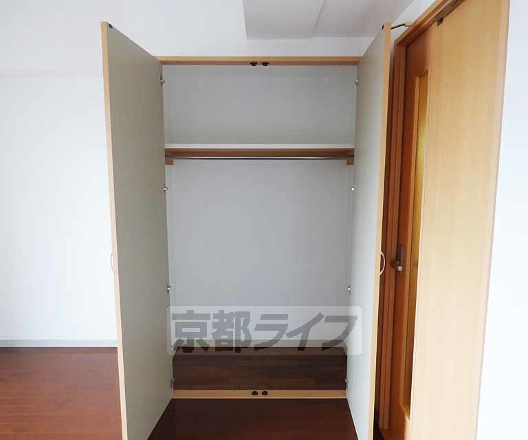 収納　広々とした収納です。