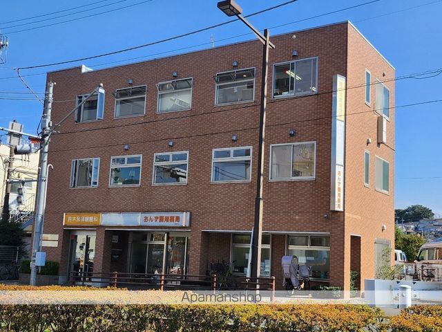 病院　鈴木耳鼻咽喉科医院（病院）まで639m