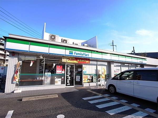 コンビニ　ファミリーマート 西宮能登町店（コンビニ）まで423m