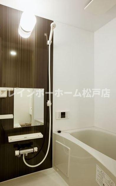 バス・シャワールーム　日々の疲れを癒すお風呂付です