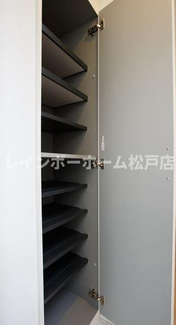 玄関　落ち着いた玄関です