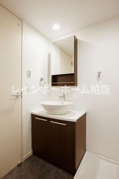 洗面設備　脱衣スペースもあります