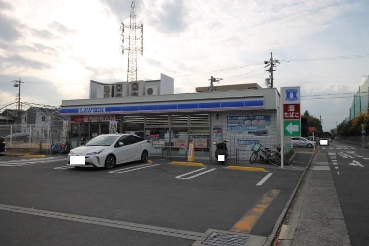 コンビニ　ローソン中川助光三丁目店（コンビニ）まで363m