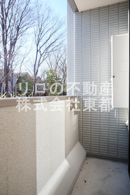 バルコニー　お天気のいい日は外干しもできますね！！