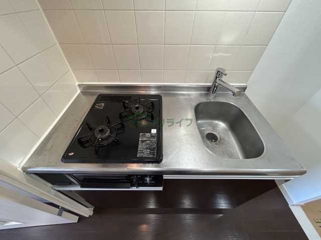 キッチン　※参考写真です。同じ間取りの別部屋になります。