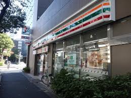 コンビニ　セブンイレブン新宿水道町店（コンビニ）まで208m