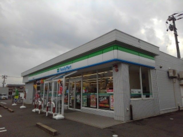 コンビニ　ファミリーマート新潟逢谷内店（コンビニ）まで500m