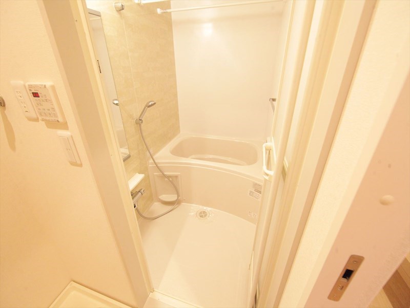 バス・シャワールーム　浴室暖房乾燥機付　追い焚き・オートバス機能付お風呂