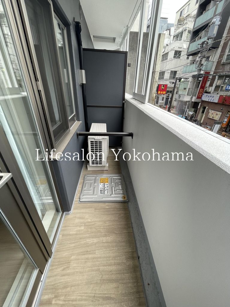 バルコニー　駐車場