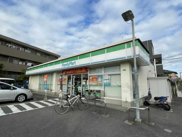 コンビニ　ファミリーマート ニック北加瀬三丁目店（コンビニ）まで518m