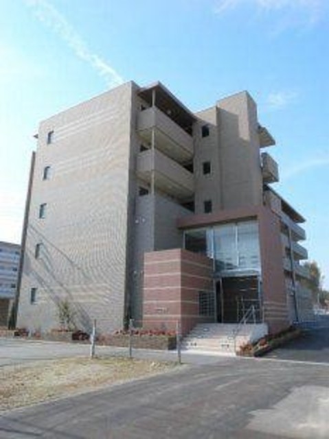 エントランス　建物外観