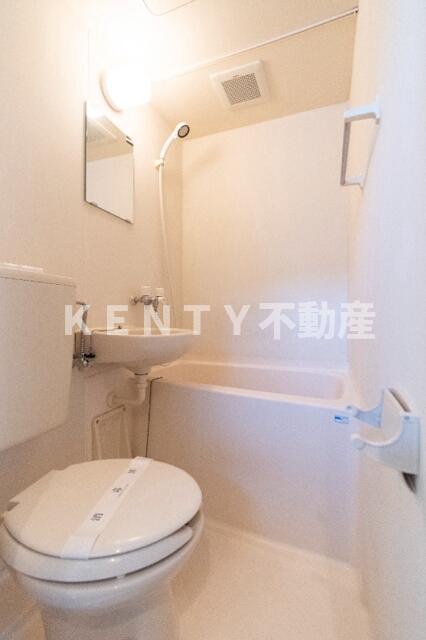 バス・シャワールーム　落ち着いた空間のお風呂です