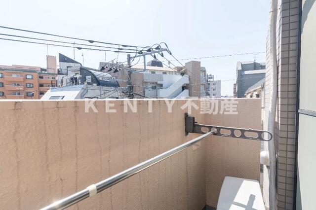 バルコニー　バルコニーからの眺めを楽しみながら食事をしませんか