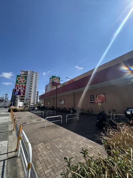 スーパー　ライフ塩草店（スーパー）まで852m